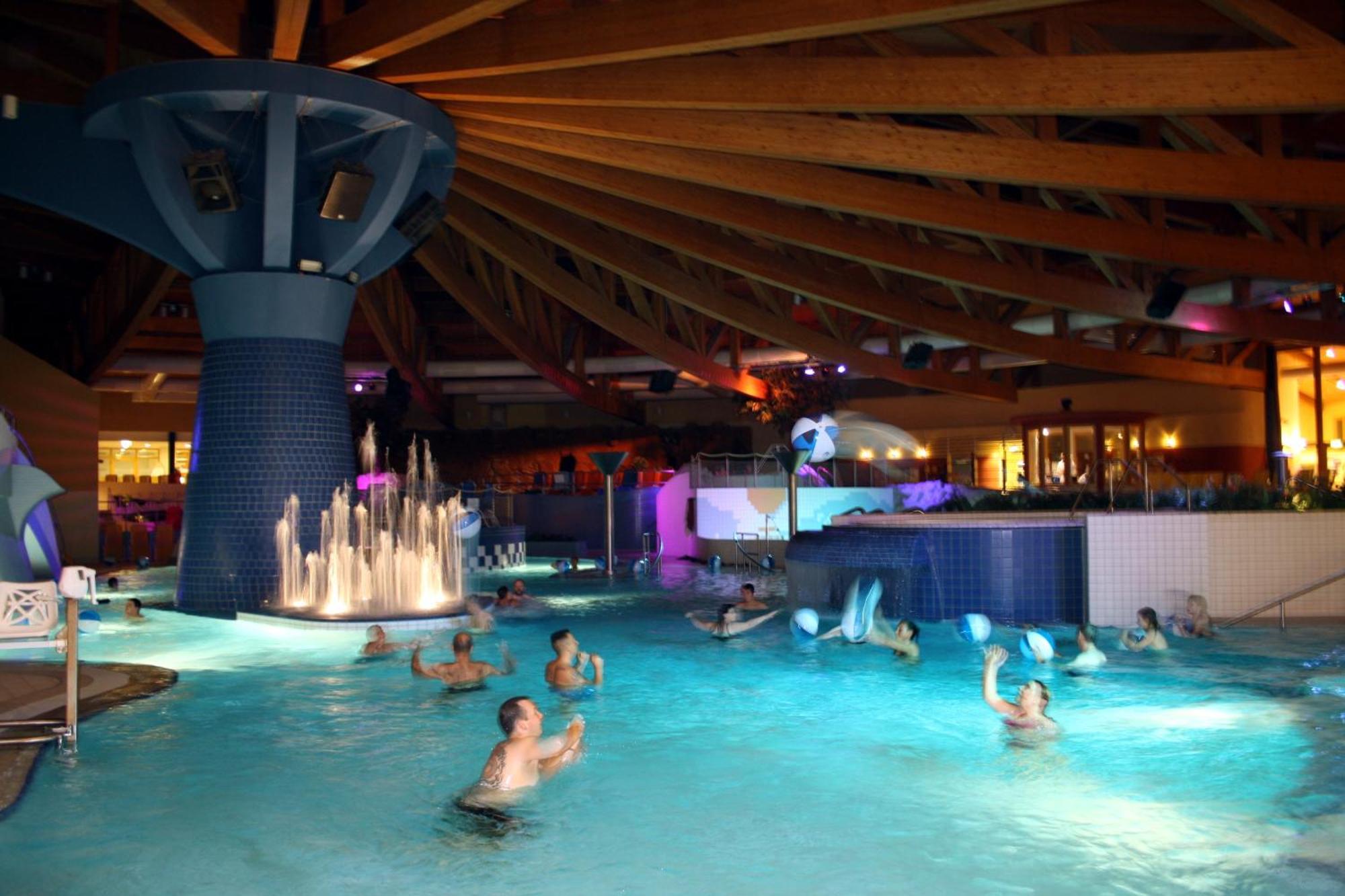 Ferienpark Templin Direkt Neben Der Naturtherme Exteriör bild